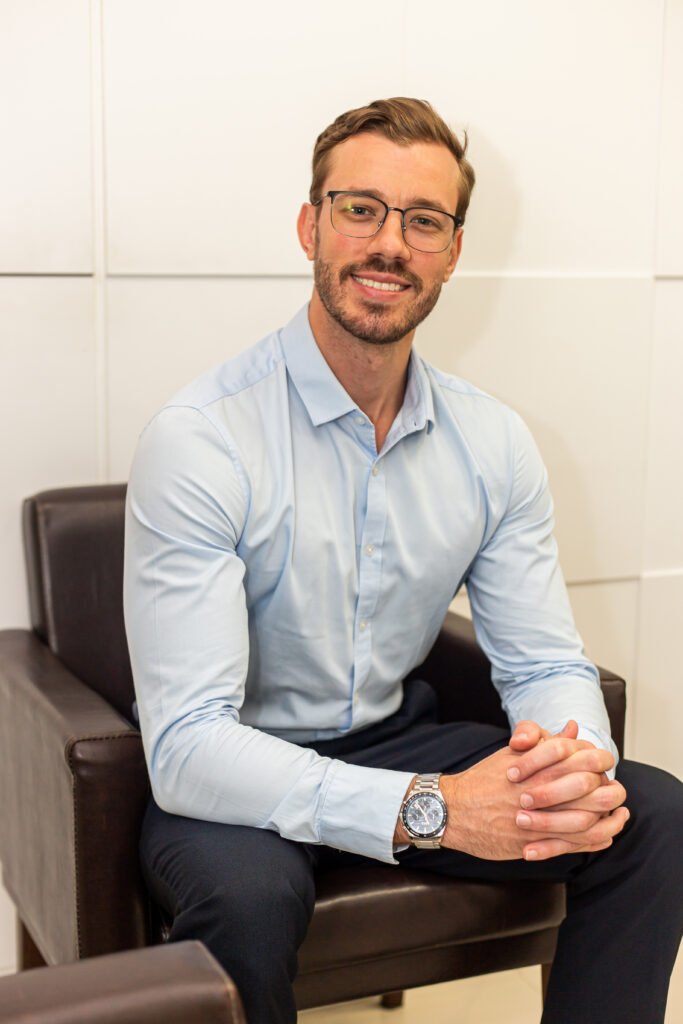 Dr. Victor Vicenti